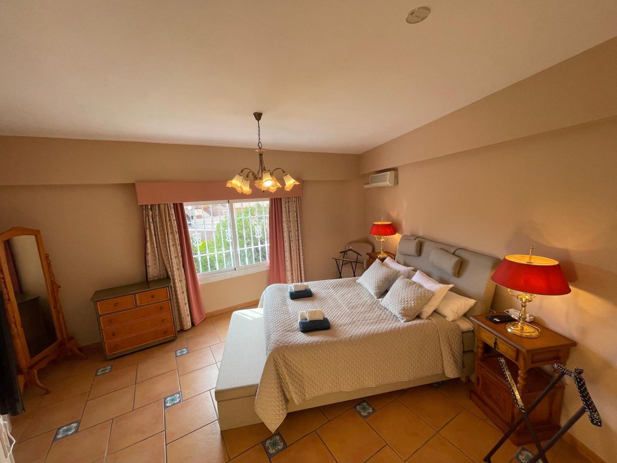 Anna'S Garden Bed & Breakfast Torrevieja Rom bilde